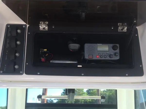 Slide: The Image of Boston Whaler 280 Outrage - Certified Preowned 2012 - 6