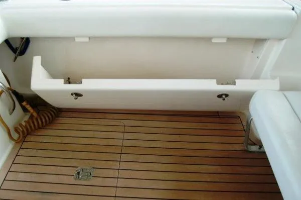 Slide: The Image of Tiara 32 Open 2005 - 11