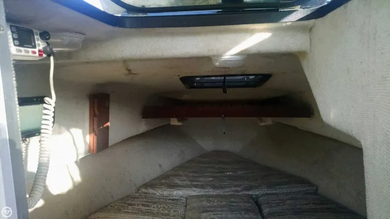 Slide: The Image of Bayliner Trophy 22 Walkaround 1994 - 6