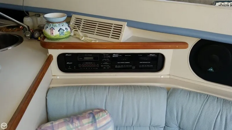 Slide: The Image of Carver Yachts 30 Santego 1989 - 9