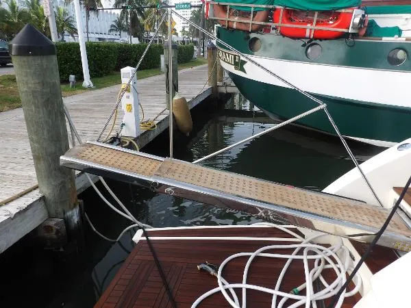 Slide: The Image of Azimut Atlantis 54 2009 - 9