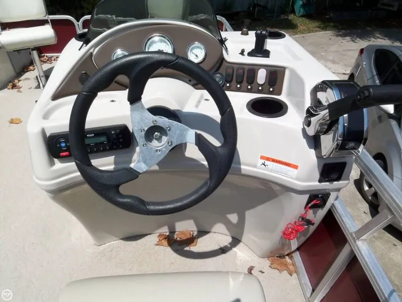 Slide: The Image of Lowe Suncruiser Pontoon Boat Ski & Fish 23 SF234 2011 - 8