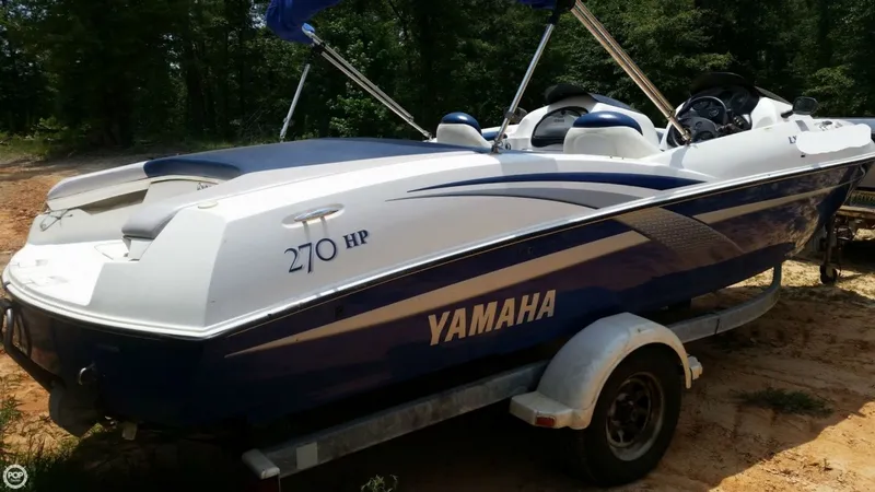 Slide: The Image of Yamaha LX 2000 2002 - 4