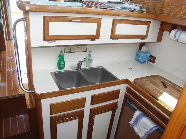 Slide: The Image of Cape Dory 36 Flybridge 1989 - 9