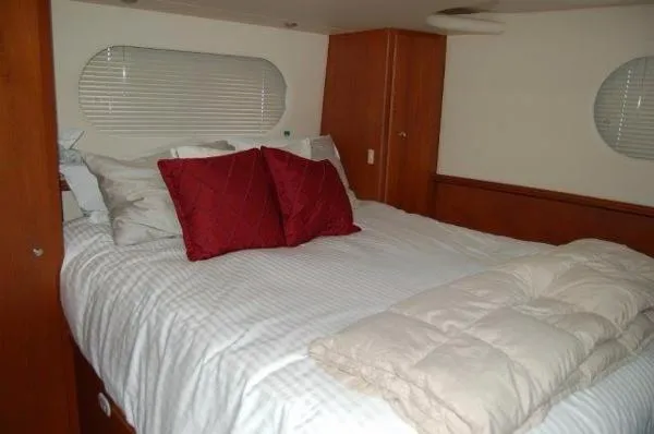 Slide: The Image of Silverton 43 Motoryacht 2004 - 10