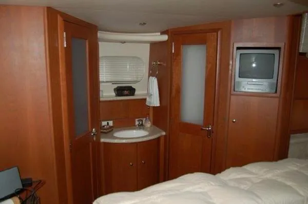 Slide: The Image of Silverton 43 Motoryacht 2004 - 11