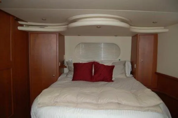 Slide: The Image of Silverton 43 Motoryacht 2004 - 9