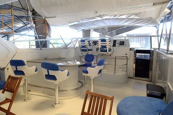 Slide: The Image of TARRAB Flybridge Cockpit 2000 - 8