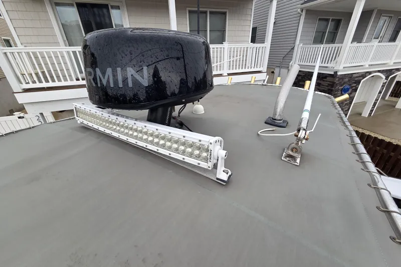 Slide: The Image of Radar and antenna setup on 1996 Regulator 26 Classic boat roof. - 21