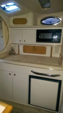 Slide: The Image of Sea Ray 290 Sundancer 1999 - 7