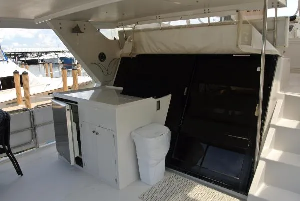 Slide: The Image of President 46 Motor Yacht 1989 - 10