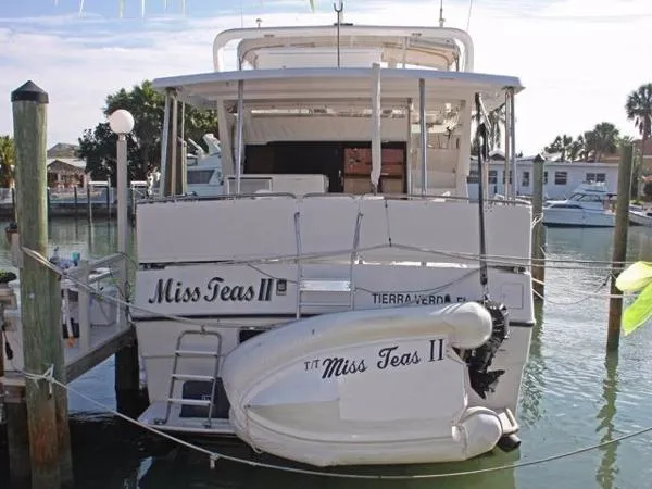 Slide: The Image of President 46 Motor Yacht 1989 - 2