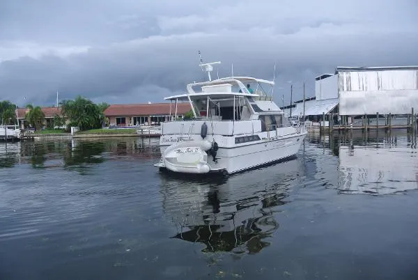 Slide: The Image of President 46 Motor Yacht 1989 - 4