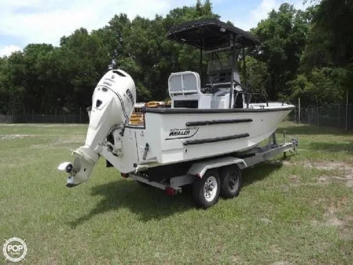 Slide: The Image of Boston Whaler 21 Justice 1999 - 4