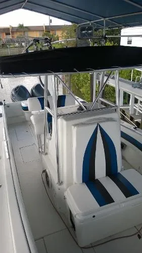 Slide: The Image of Contender 31 Center Console 1997 - 8