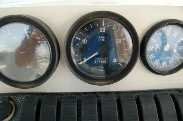 Slide: The Image of Luhrs 36 Convertible 2000 - 10