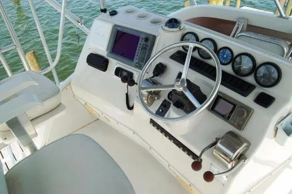 Slide: The Image of Luhrs 36 Convertible 2000 - 8