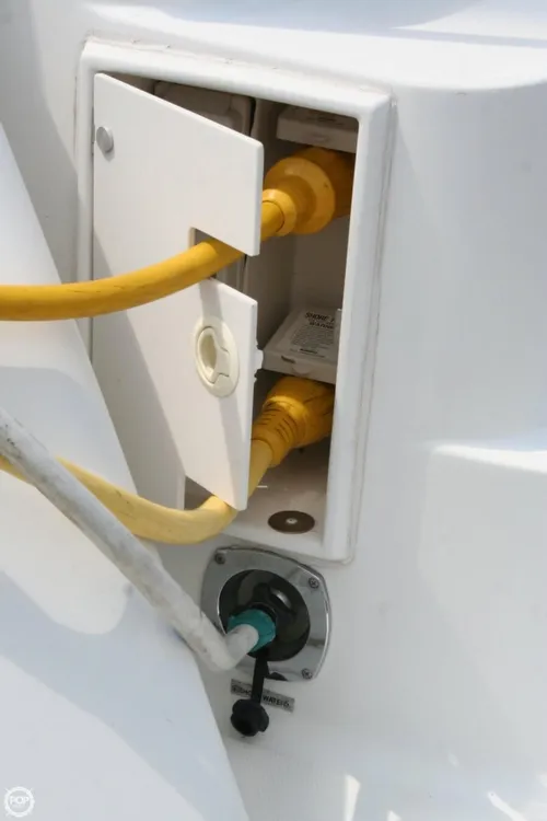 Slide: The Image of Carver Yachts 396 2002 - 11
