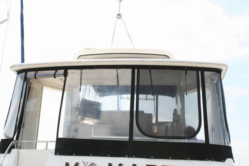 Slide: The Image of Carver Yachts 396 2002 - 8