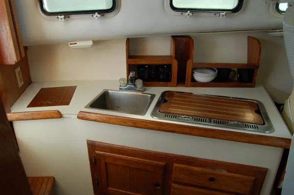 Slide: The Image of Albin 27 Family Cruiser 1988 - 5