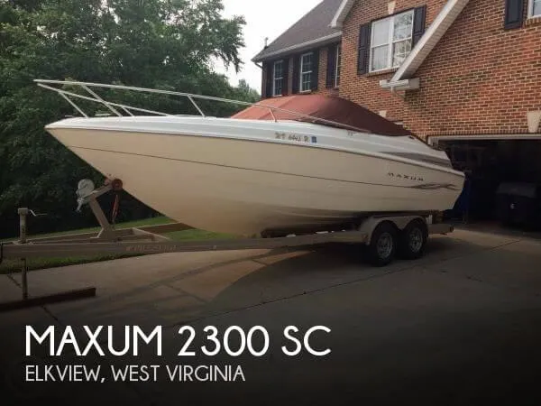 Slide: The Image of Maxum 2300 SC 2000 - 0