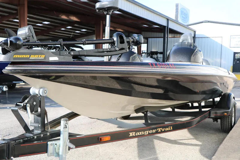 Slide: The Image of 2004 Ranger 185 VS boat on trailer, equipped with Minn Kota trolling motor. - 6