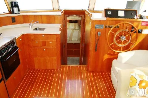 Slide: The Image of Mainship 390 Trawler 2003 - 2