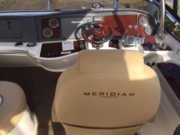 Slide: The Image of Meridian 441 Sedan 2015 - 7