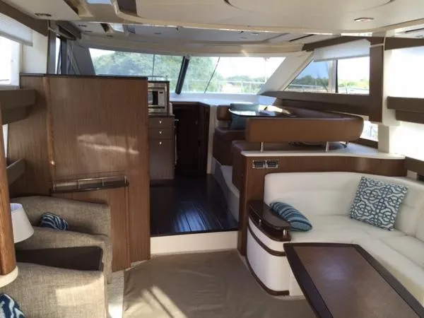 Slide: The Image of Meridian 441 Sedan 2015 - 9