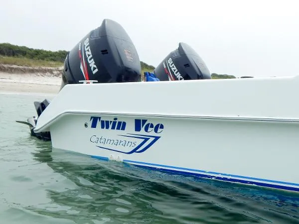 Slide: The Image of Twin Vee 26 Express 2011 - 4