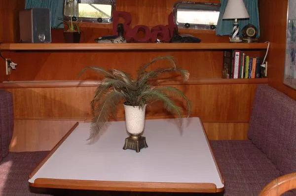 Slide: The Image of CHB/Hatteras 48 Motor Yacht 1985 - 1