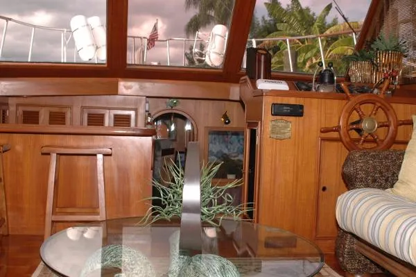 Slide: The Image of CHB/Hatteras 48 Motor Yacht 1985 - 8
