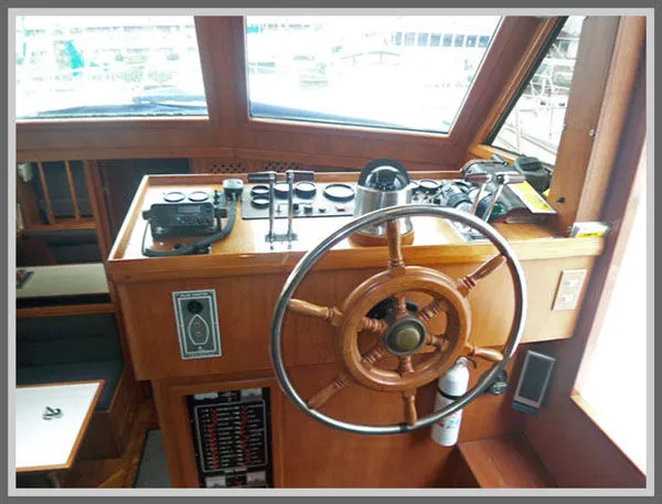 Slide: The Image of Nova 40 Heritage Sundeck MY 1985 - 1