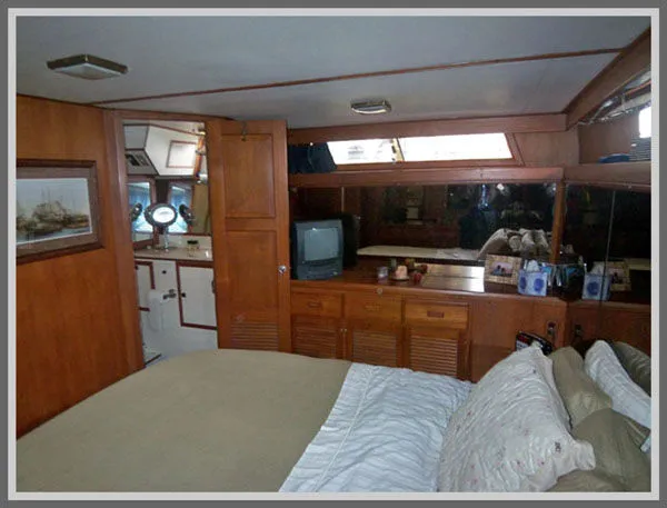 Slide: The Image of Nova 40 Heritage Sundeck MY 1985 - 10