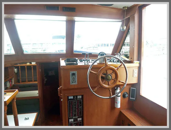 Slide: The Image of Nova 40 Heritage Sundeck MY 1985 - 2