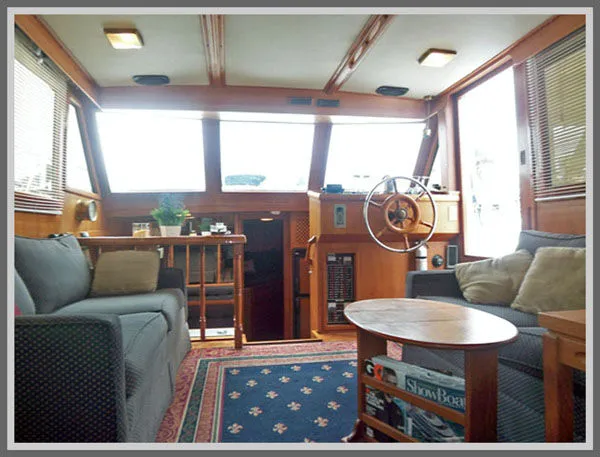 Slide: The Image of Nova 40 Heritage Sundeck MY 1985 - 3