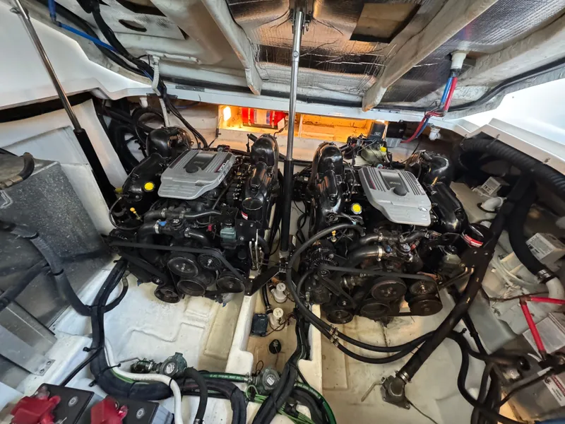 Slide: The Image of Sea Ray Sundancer 330 2015 - 17