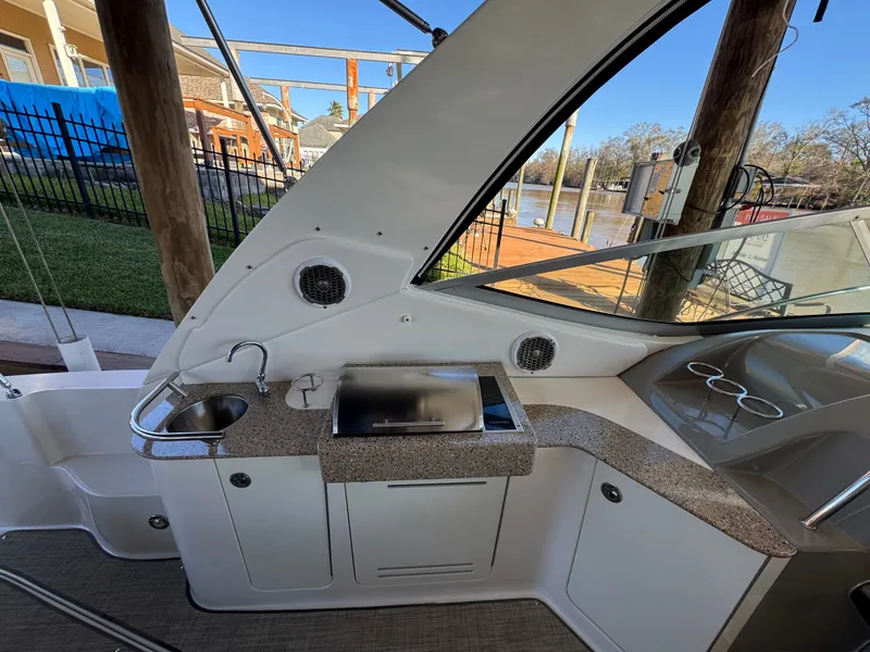 Slide: The Image of Sea Ray Sundancer 330 2015 - 6