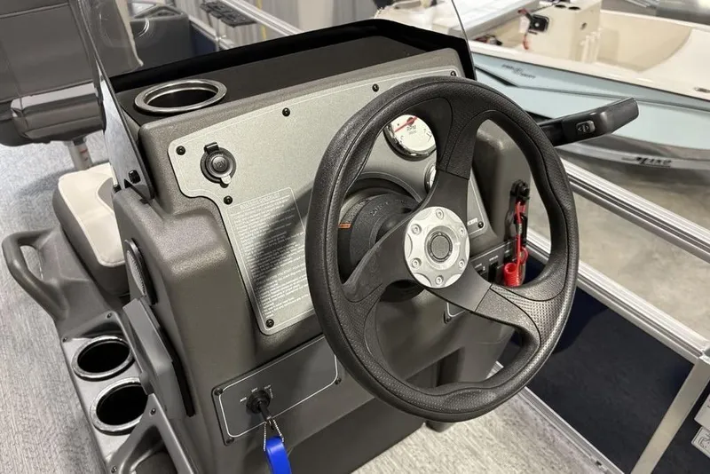 Slide: The Image of Steering console of 2026 Sun Tracker BASS BUGGY® 18 DLX pontoon boat. - 15