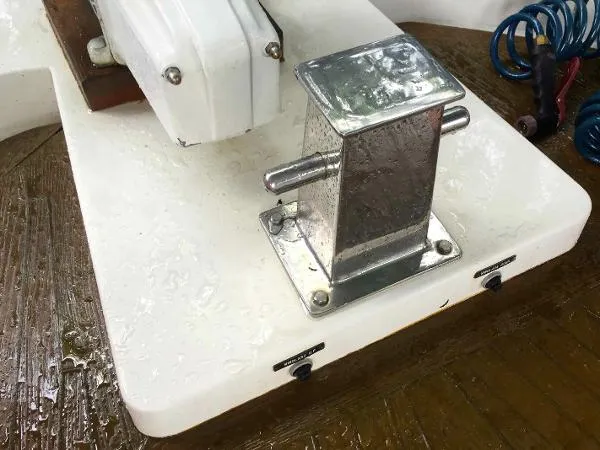 Slide: The Image of Marine Trader LaBelle 40 Sundeck Motor Yacht 1984 - 2
