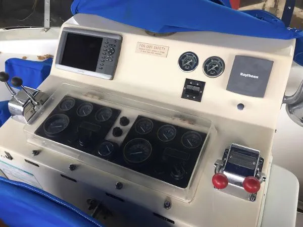 Slide: The Image of Marine Trader LaBelle 40 Sundeck Motor Yacht 1984 - 4