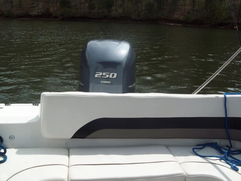 Slide: The Image of Hurricane 231 Sundeck Sport 2013 - 11