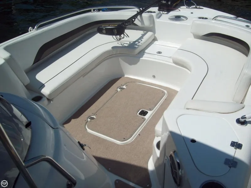 Slide: The Image of Hurricane 231 Sundeck Sport 2013 - 4