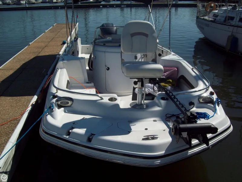 Slide: The Image of Hurricane 231 Sundeck Sport 2013 - 8