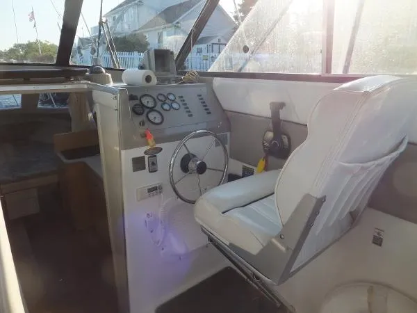 Slide: The Image of Bayliner 2859 Ciera Express Hardtop 2000 - 3