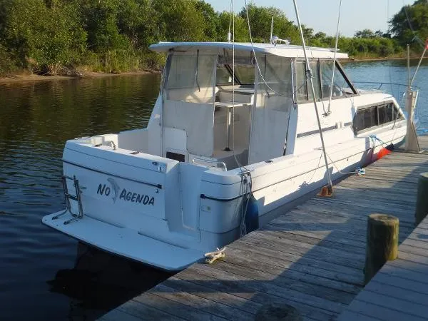 Slide: The Image of Bayliner 2859 Ciera Express Hardtop 2000 - 5
