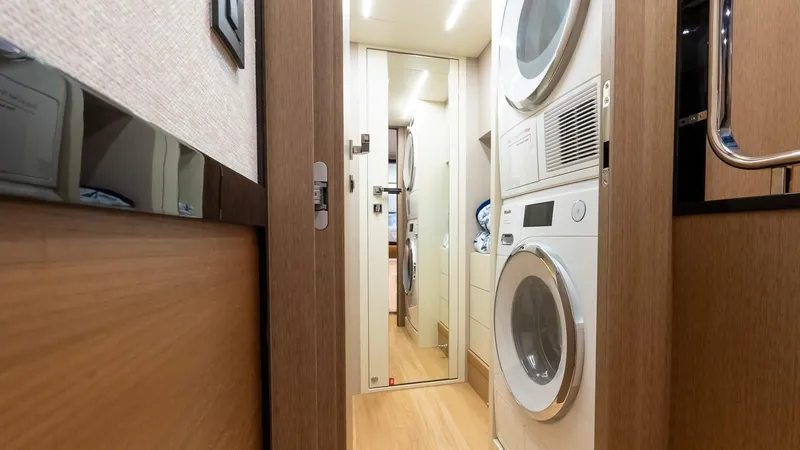 Slide: The Image of Absolute Navetta 68 2024 - 57