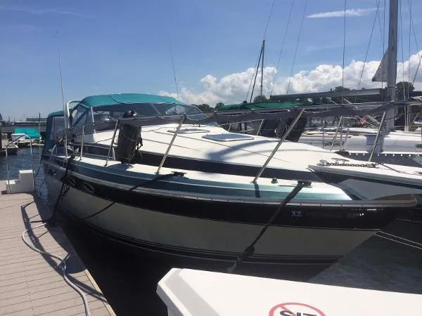 Slide: The Image of Wellcraft 32 St Tropez 1988 - 1