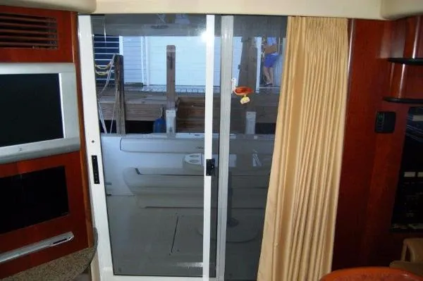 Slide: The Image of Sea Ray 42 Sedan Bridge 2005 - 5
