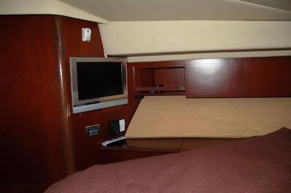 Slide: The Image of Sea Ray 42 Sedan Bridge 2005 - 8